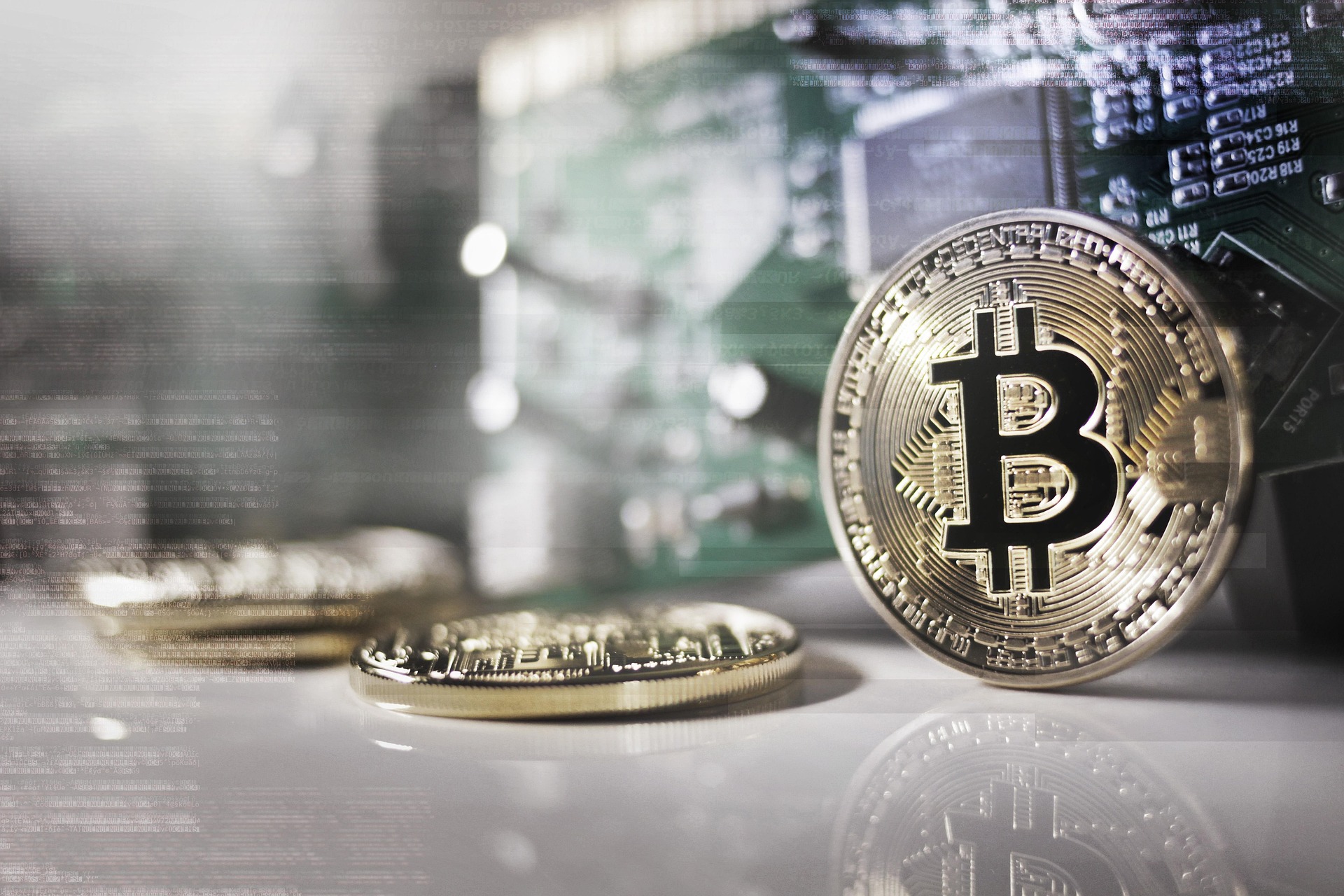 Bitcoin roza los 105.000 dólares en medio de tensiones entre Israel e Irán y cautela de la Fed