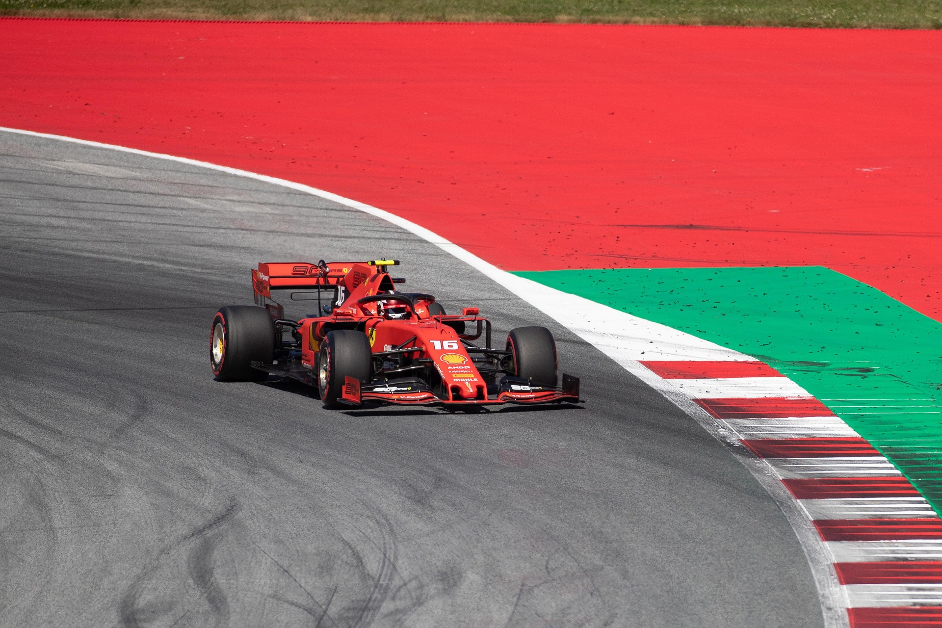 Gran Premio de Canadá: Russell se impone y Verstappen sufre tensión